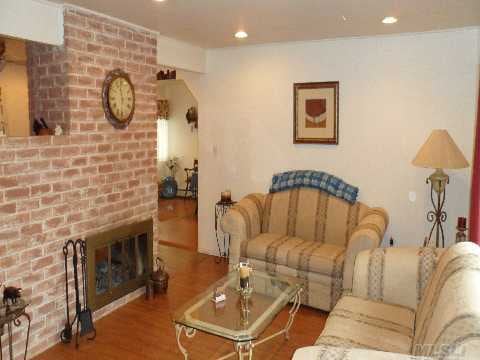 20 Springtime Ln E, Levittown, NY 11756 - photo 1
