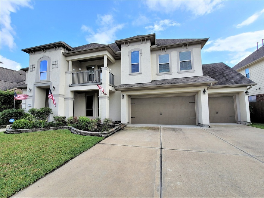 Welcome home to this gorgeous Mediterranean.