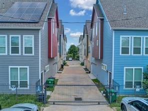 738 Link Rd, Houston, TX 77009 - photo 1