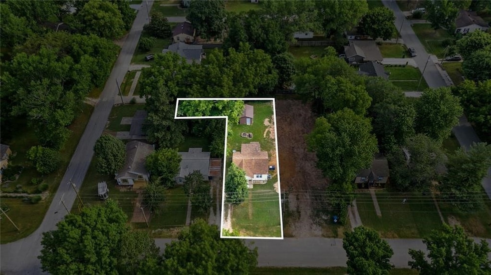 308 NW 7th St, Bentonville, AR 72712 - photo 1