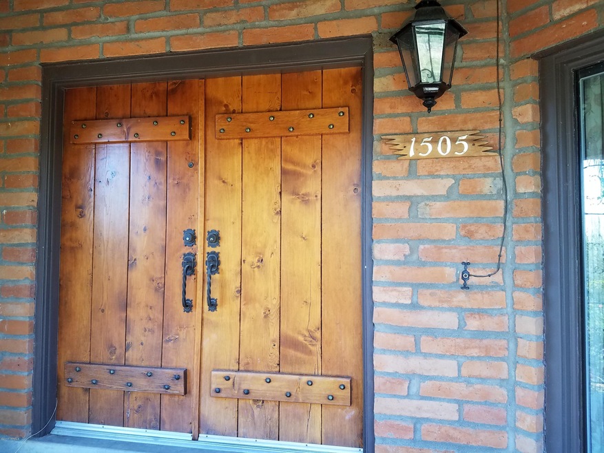 1505 Big Rock Entry