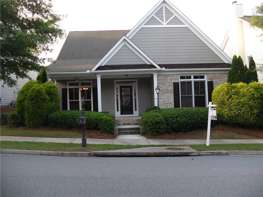 Great Front Porch w new ceiling fan. Meet your nei