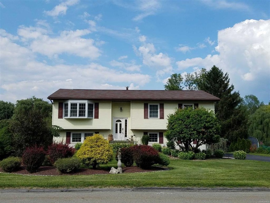 11 Applesauce Ln, Wappingers Falls, NY 12590 - photo 1