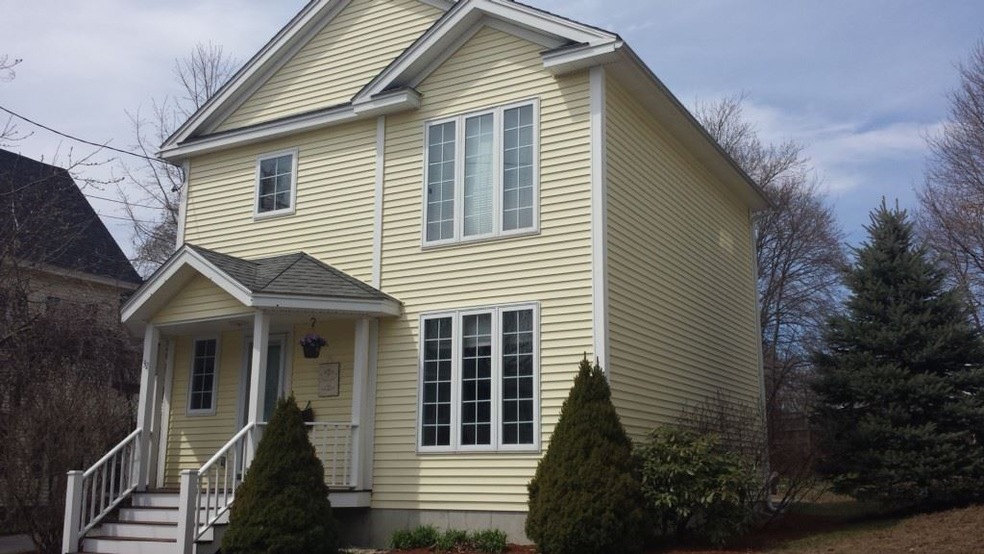 32 Beacon St, Concord, NH 03301 - photo 1