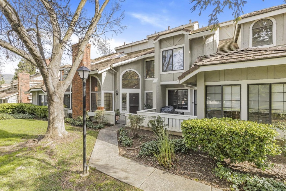 Sold $840,999 • Co-Listing Agent