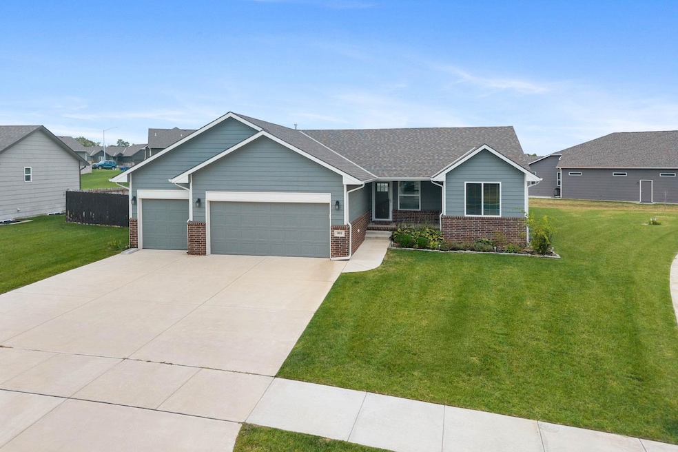 801 E Bellows, Derby, KS 67037 - photo 1