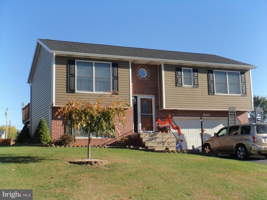 1306 Mallard Dr W, Chambersburg, PA 17202 - photo 1