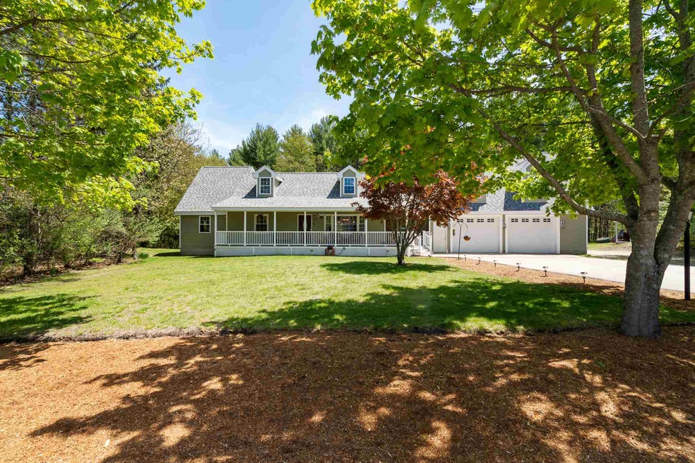 16 Horseshoe Ln, Londonderry, NH 03053 - photo 1