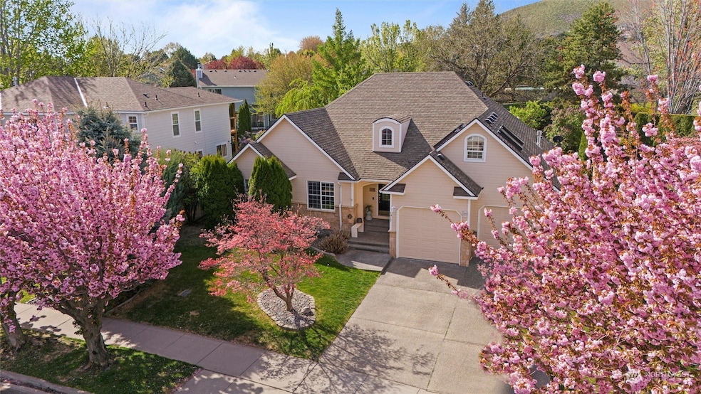 1817 Newhaven Loop, Richland, WA 99352 - photo 1