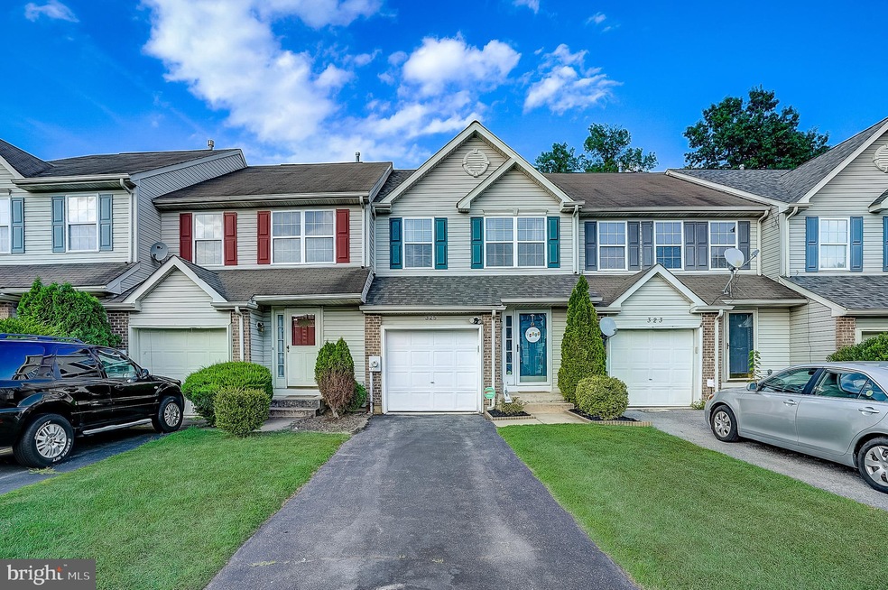 325 Norman Dr, Newark, DE 19702 - photo 1