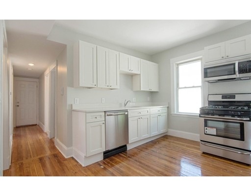 40 Melbourne St unit 1, Dorchester Center, MA 02124 - photo 1