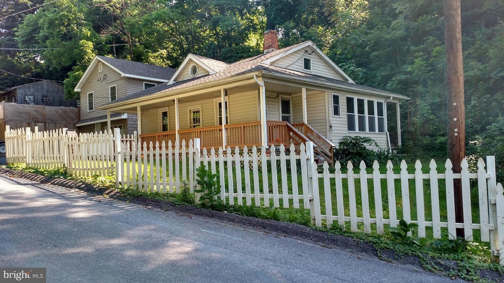 3523 S Mountain Rd, Knoxville, MD 21758 - photo 1