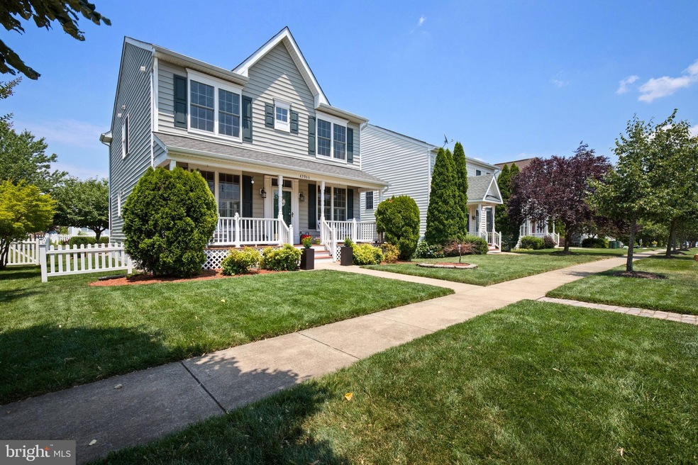 43066 Barons St, Chantilly, VA 20152 - photo 1