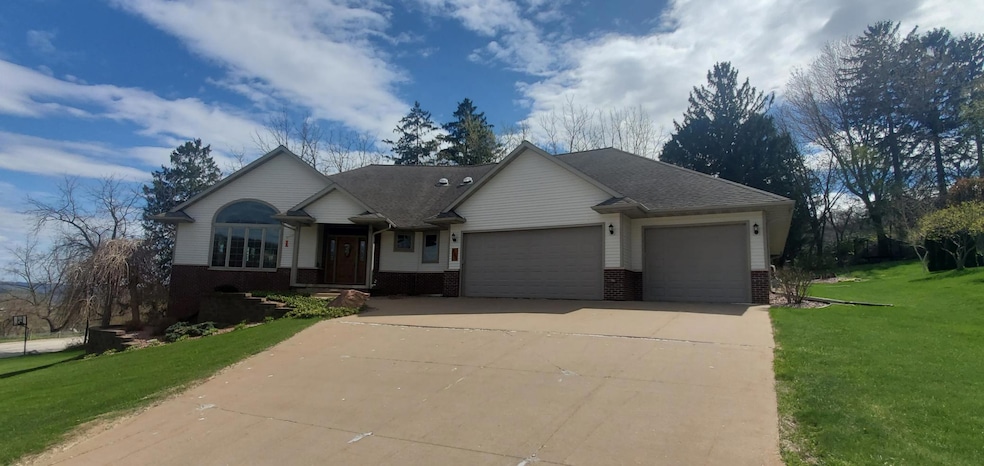 Sold $649,900 • Co-Listing Agent