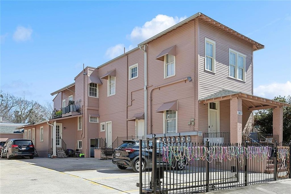 Unit F is provided 1 off street parking space. Una