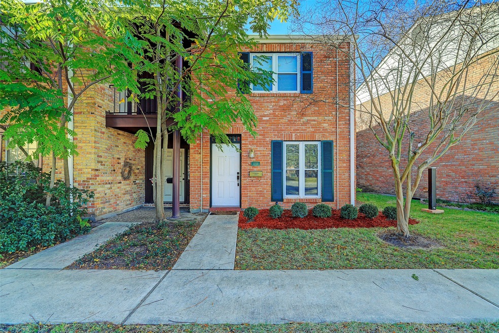 1249 Country Place Dr, Houston, TX 77079 - photo 1