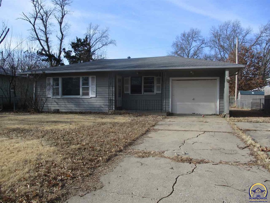 3621 SW Devon Ave, Topeka, KS 66611 - photo 1