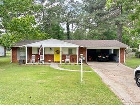42 Hillcrest Dr, Laurel, MS 39440 - photo 1