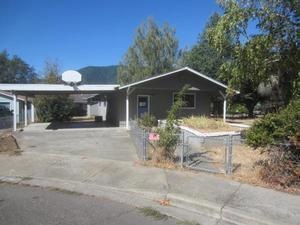 860 3rd St, Rogue River, OR 97537 - photo 1