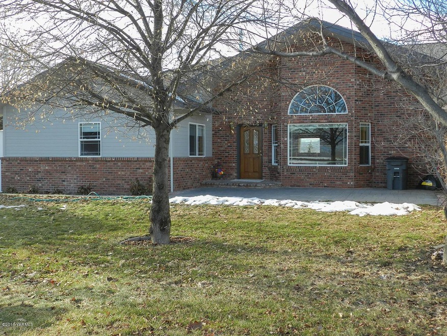 2234 N Wenas Road - Selah