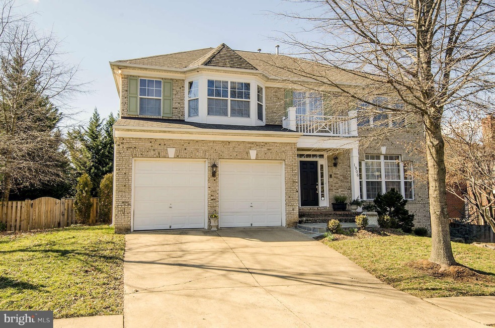 1906 Armand Ct, Falls Church, VA 22043 - photo 1