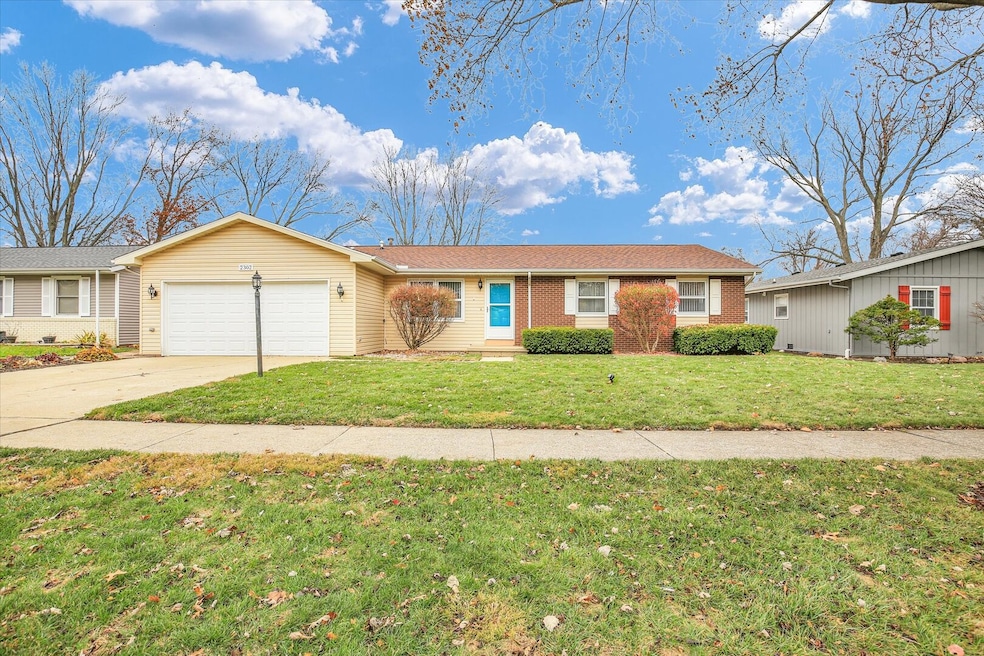 2302 Blackthorn Dr, Champaign, IL 61821 - photo 1