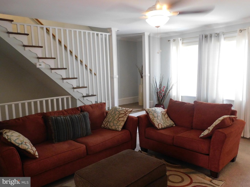 6816 Clover Ln, Upper Darby, PA 19082 - photo 1