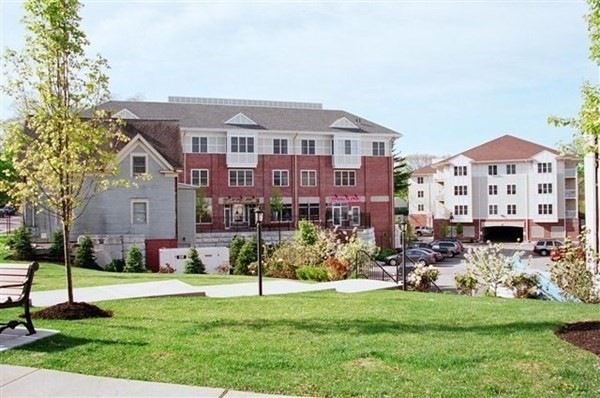 15 Summer St unit 301, Franklin, MA 02038 - photo 1