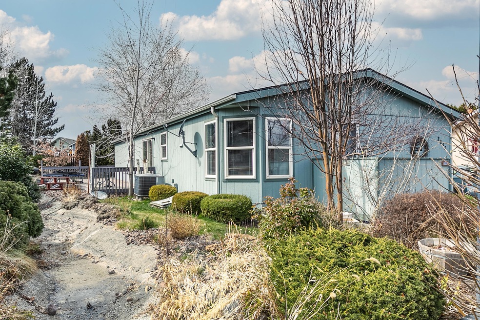 2646 SW Mariposa Loop, Redmond, OR 97756 - photo 1