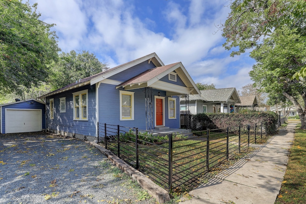 1345 Beverly St, Houston, TX 77008 - photo 1