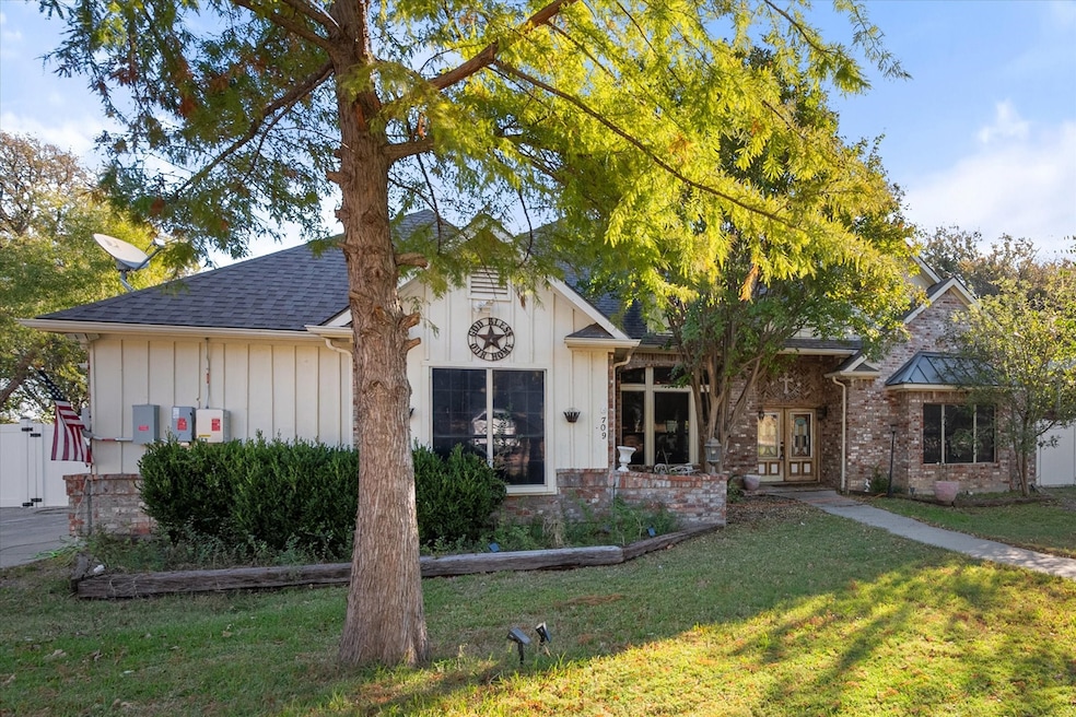 709 Timberview Ct N, Fort Worth, TX 76112 - photo 1