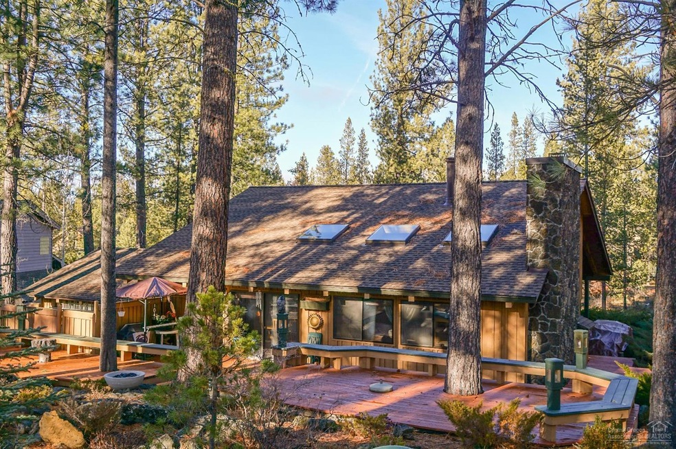 17643 Pioneer Ln, Sunriver, OR 97707 - photo 1