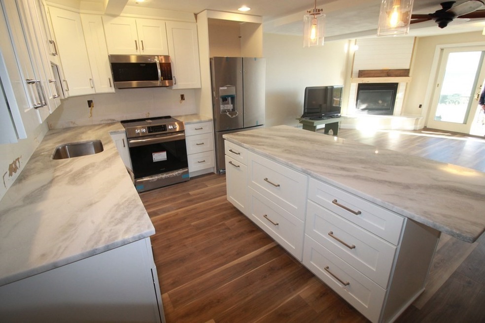 130 Bay View Ave unit A, Salem, MA 01970 - photo 1