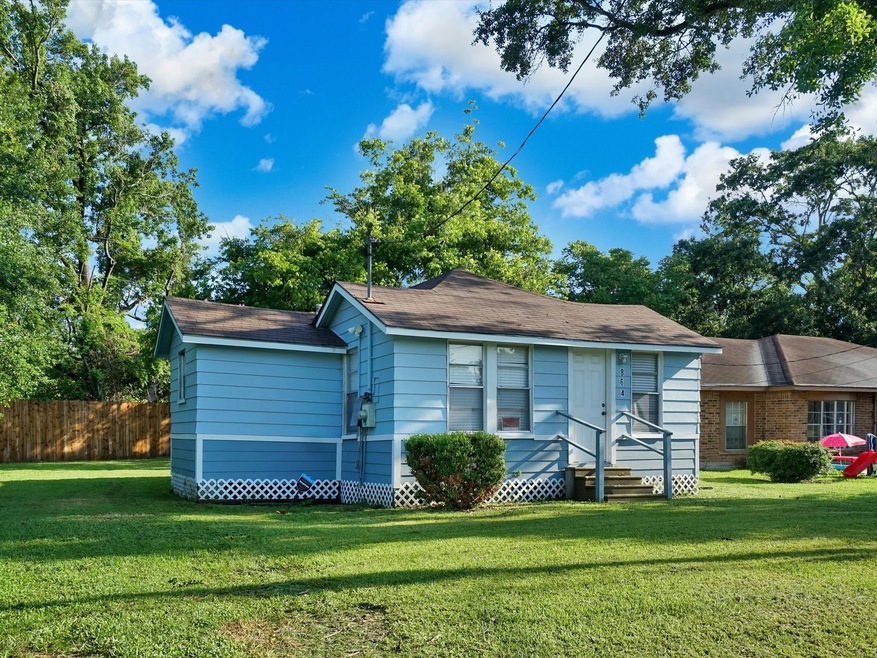 864 Ringold St, Houston, TX 77088 - photo 1