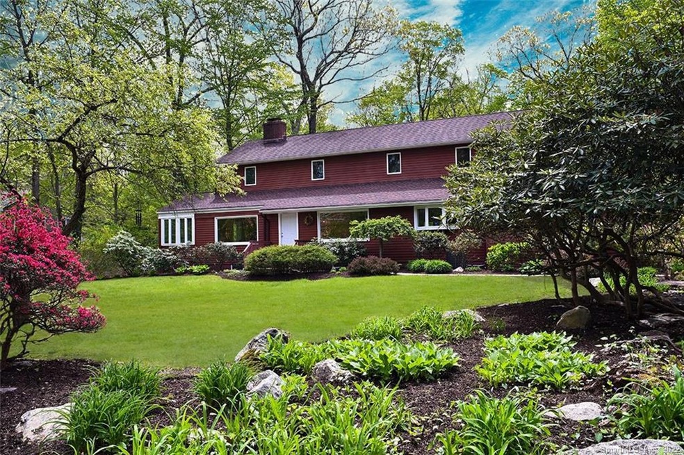 106 Woodbrook Dr, Stamford, CT 06907 - photo 1