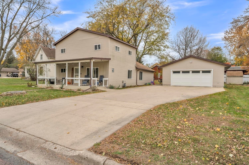 1910 Chicago Ave, Spirit Lake, IA 51360 - photo 1