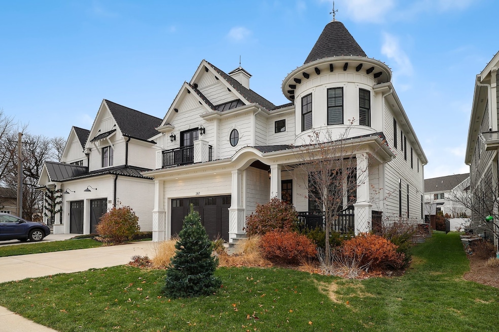 287 E Schiller St, Elmhurst, IL 60126 - photo 1