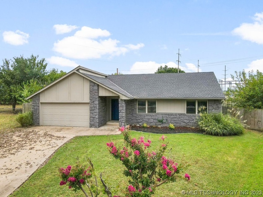 3211 S Maple Place, Broken Arrow, OK 74012 - photo 1