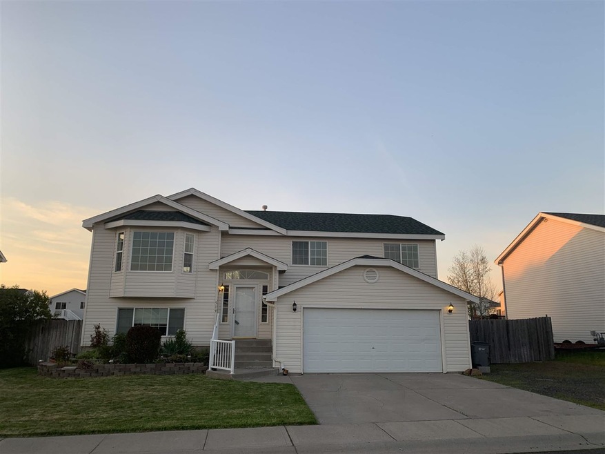 519 E Norma Lee Ave, Medical Lake, WA 99022 - photo 1