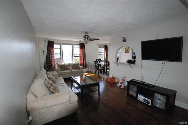 270 N Broadway unit 5B, Yonkers, NY 10701 - photo 1