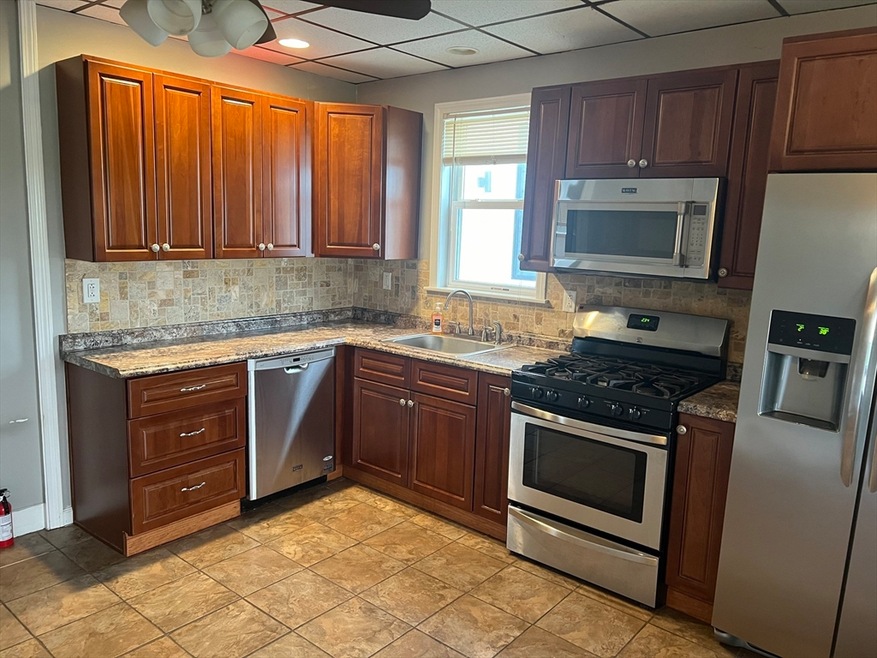 574 E 3rd St unit 1, Boston, MA 02127 - photo 1