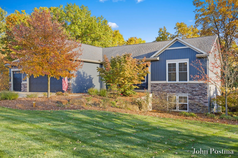 6186 Arrowcrest Ct NE, Rockford, MI 49341 - photo 1