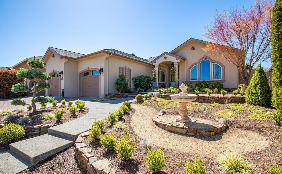 2703 Montara Dr, Medford, OR 97504 - photo 1