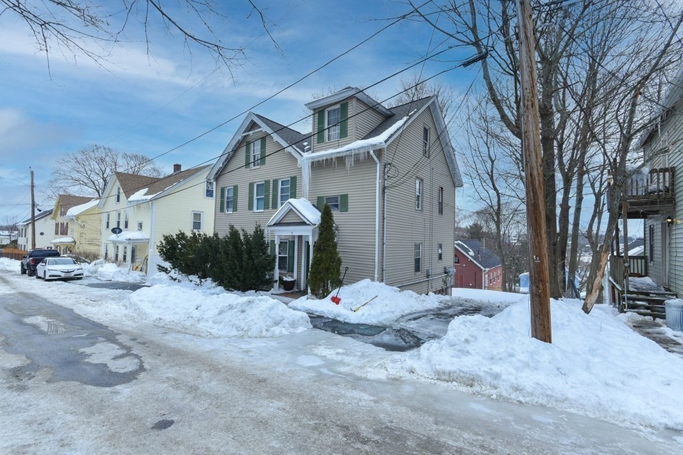 7 Oswald St, Worcester, MA 01607 - photo 1