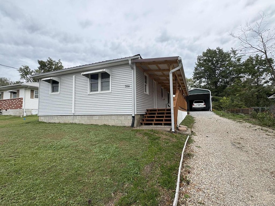 706 N Hickory St, Princeton, MO 64673 - photo 1