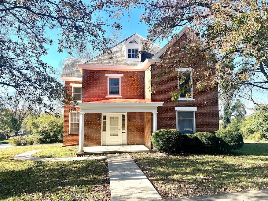 505 W 2nd St, Paris, KY 40361 - photo 1