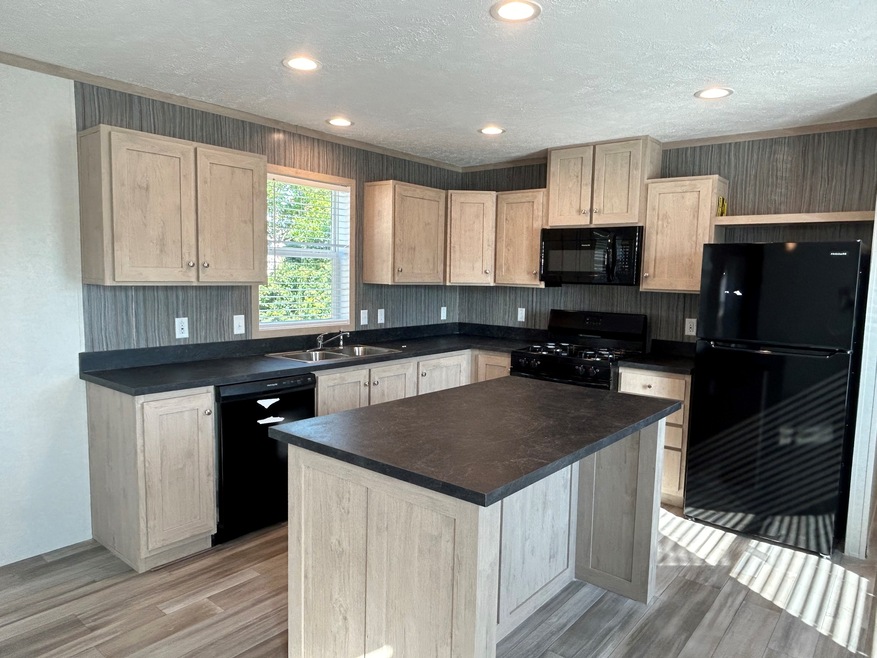 23 Eagle Vista Ln unit 31, Orion Township, MI 48359 - photo 1