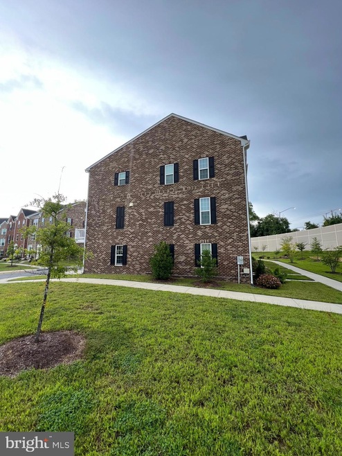 9942 Vista Pointe Dr, Springdale, MD 20774 - photo 1