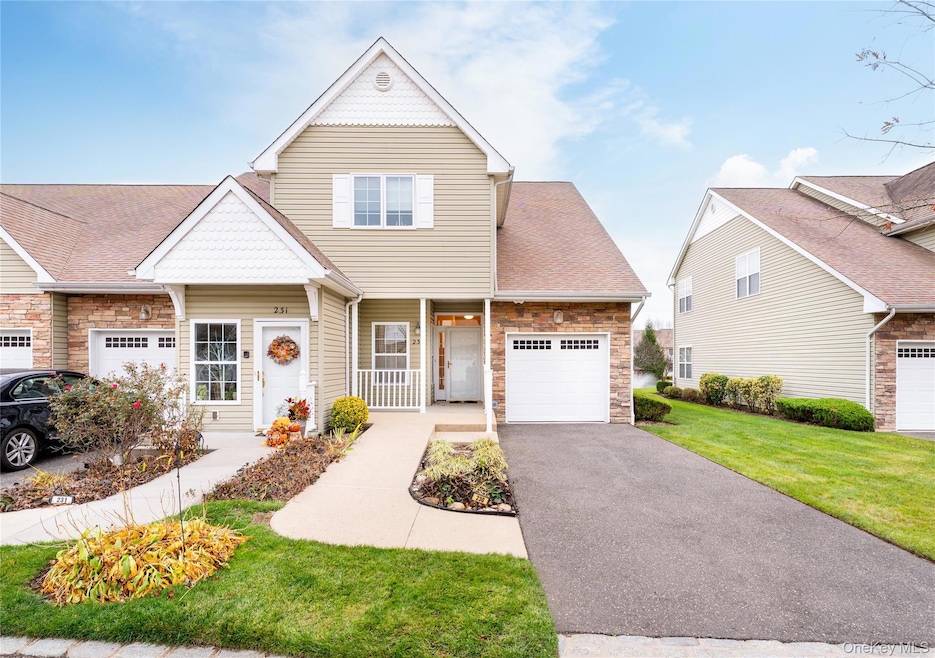 Coming Soon $589,999 • Co-Listing Agent