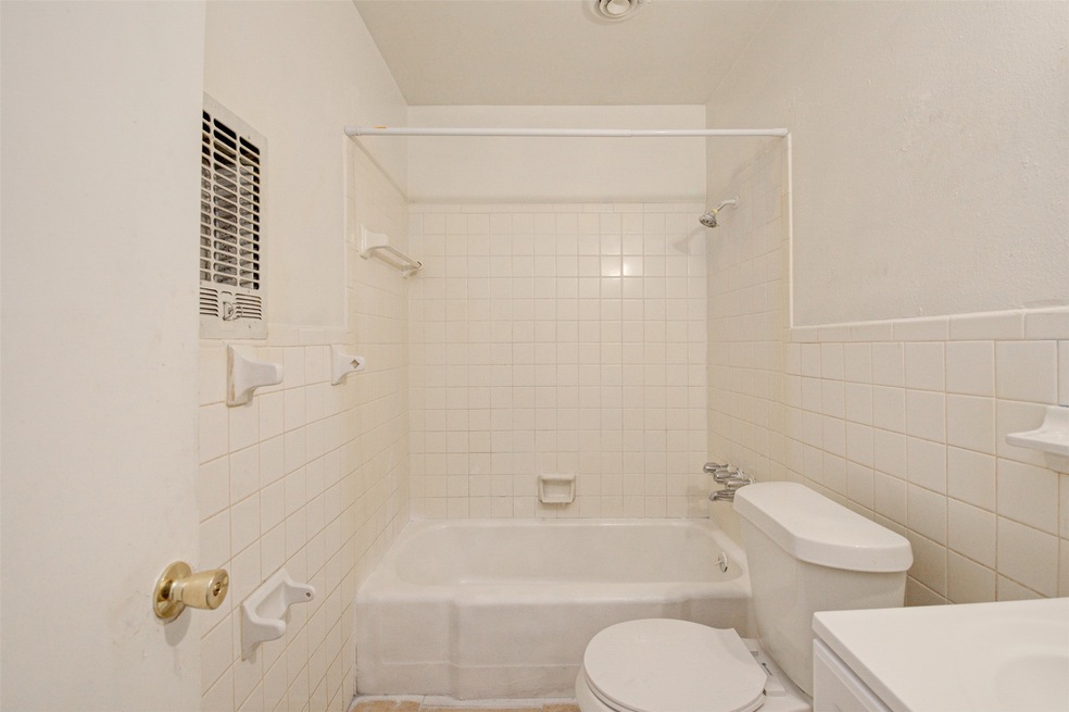 3703 Seabrook St unit 3, Houston, TX 77021 - photo 1